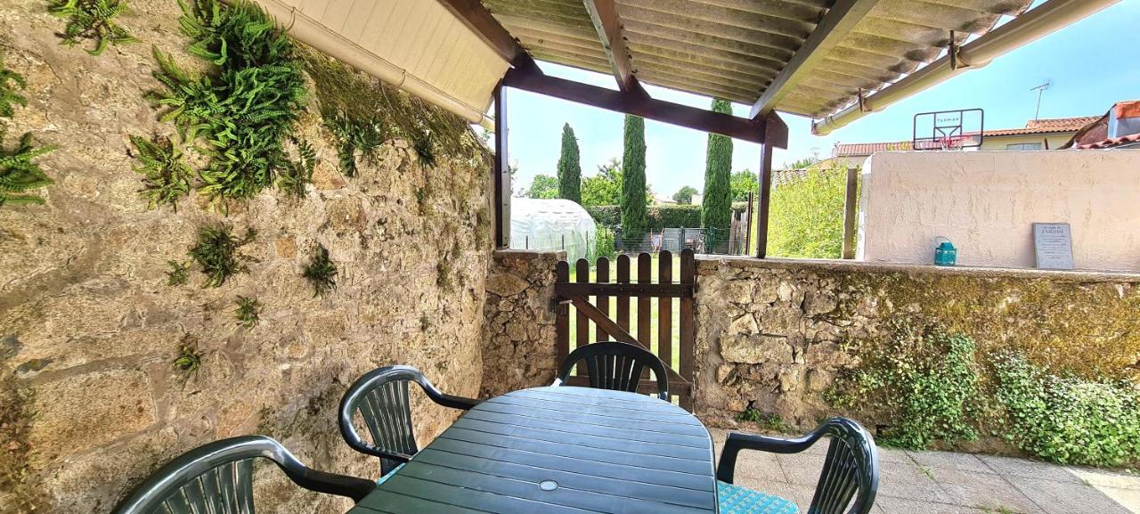 Gîte la Libellule 4 couchages 12 min du Puy du Fou Saint-Amand-sur-Sevre Extérieur photo