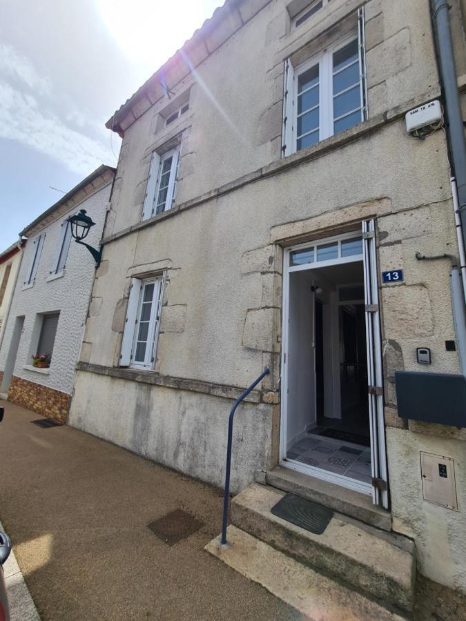 Gîte la Libellule 4 couchages 12 min du Puy du Fou Saint-Amand-sur-Sevre Extérieur photo