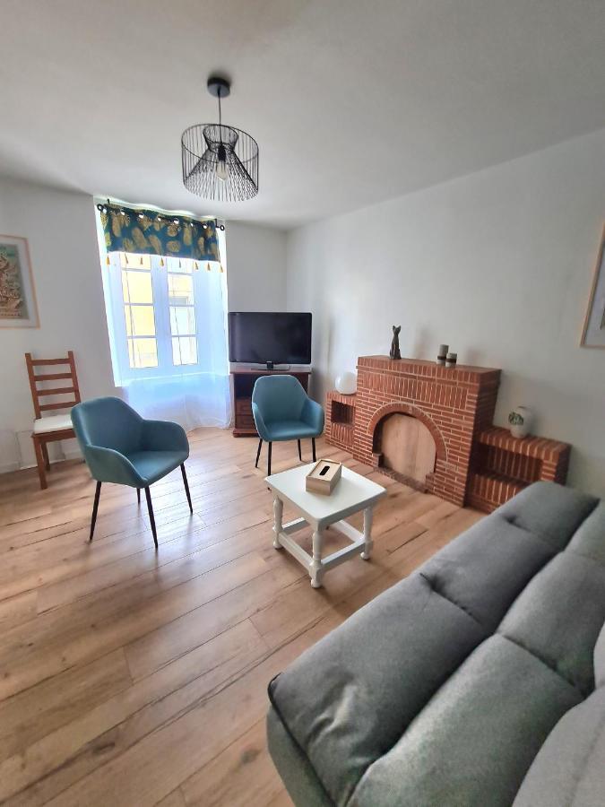 Gîte la Libellule 4 couchages 12 min du Puy du Fou Saint-Amand-sur-Sevre Extérieur photo